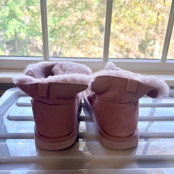 Dearfoams Kids' Fireside Bunbury Genuine Shearling Boot in Dusty Pink - Picture 6 of 6